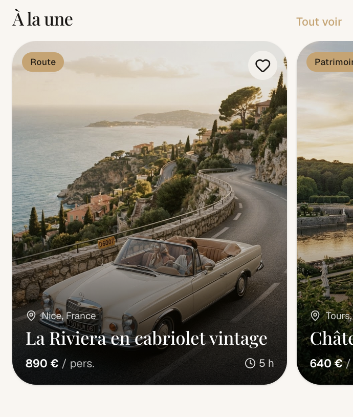 Interface d’une plateforme de voyages premium en voiture vintage